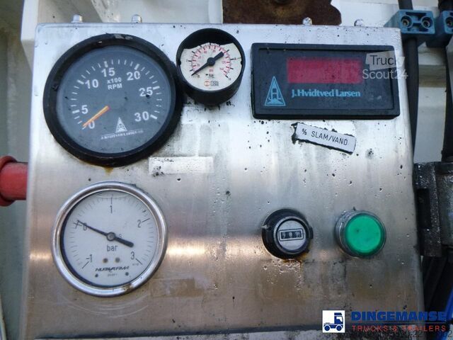 Sugekøretøj Scania P124-420 6x2 vacuum tank 10.5 m3