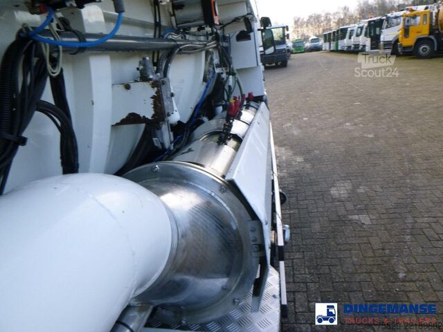 Sugekøretøj Scania P124-420 6x2 vacuum tank 10.5 m3