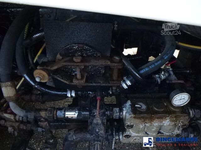 Sugekøretøj Scania P124-420 6x2 vacuum tank 10.5 m3