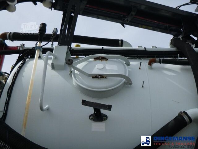 Sugande fordon Renault Kerax 450 dxi 6x4 RHD Rivard vacuum tank 11.9 m3