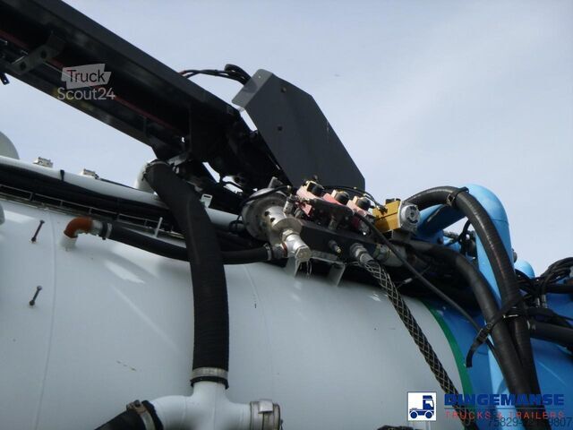 Sugande fordon Renault Kerax 450 dxi 6x4 RHD Rivard vacuum tank 11.9 m3