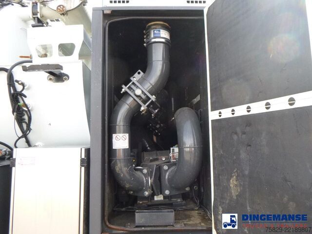Sugande fordon Renault Kerax 450 dxi 6x4 RHD Rivard vacuum tank 11.9 m3