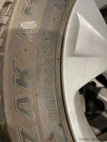 Räder mit Reifensatz BMW *BMW velgen met Brigdestone banden *225/50 R17