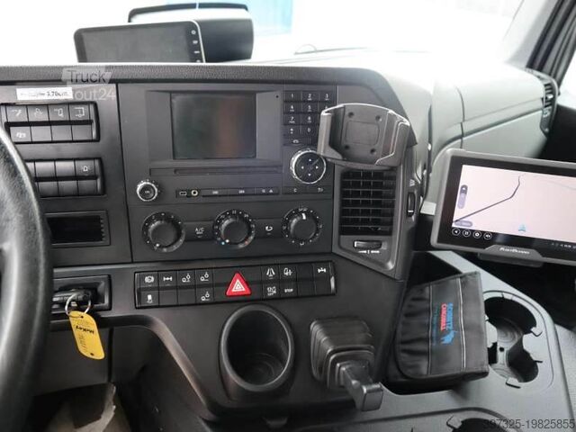 Resväska Mercedes-Benz Antos 2533 EURO 6