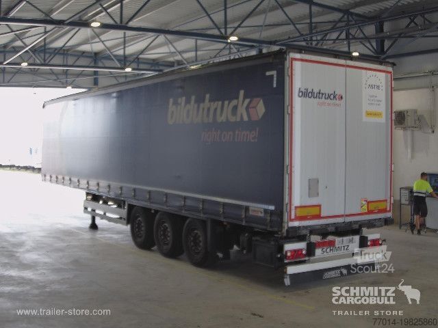 Semi-reboque aberto com lona Schmitz Cargobull Curtainsider Standard