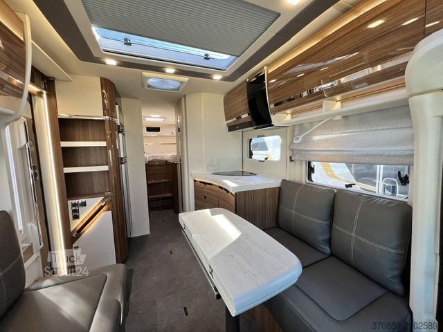 Half-integraal camper EURAMOBIL Contura CT 766 EF