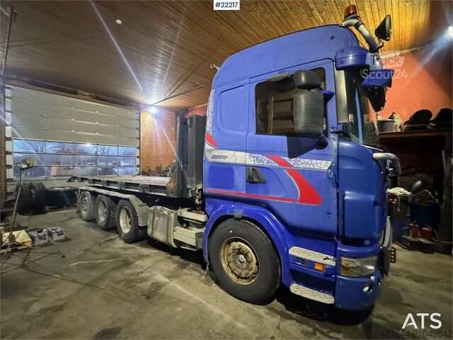 System för krokarm Scania R580 snow-prepared tridem hook loader with Joab ho