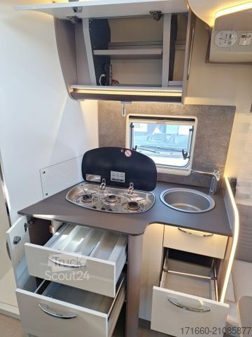 Ημιενσωματωμένο αυτοκινούμενο τροχόσπιτο BÜRSTNER Lyseo TD 727 G Mega Deal! 36.021 Euro sparen!