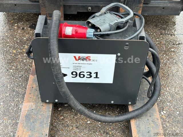 Ανυψωτικό περονοφόρο με εμπρόσθιο φορτηγό EP EFL 302 Elektrostapler BJ.2020