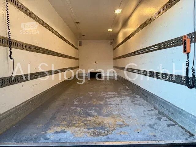 Resväska Mercedes-Benz SK 1824 /Koffer Chereau/297 tkm/Eu2/LBW