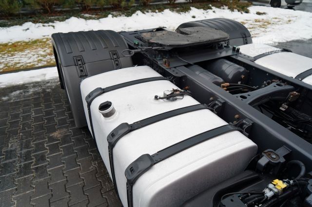 Standard tractor unit SCANIA R 410 / RETARDER / OPTICRUISE