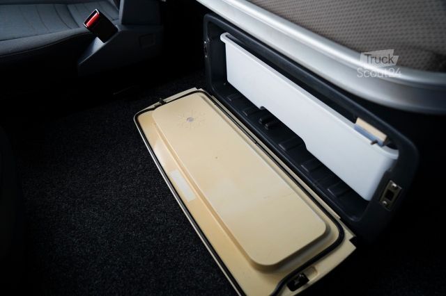 Standard tractor unit SCANIA R 410 / RETARDER / OPTICRUISE