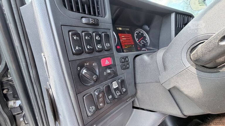 Apaļkoku pārvadāšanas kravas auto SCANIA R490 6x4 Holzlkw mit Epsilon Kran Bj 2017