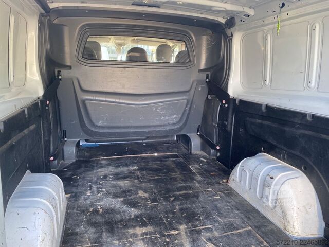 Minibus RENAULT Trafic Doka,6-Sitzer,Klima,Kamera,Navi,S&S
