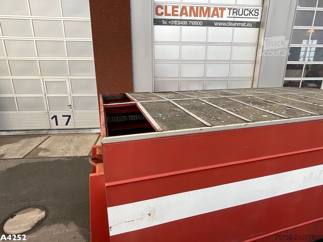 Conteneur à benne amovible Leebur gesloten container met Laadklep 