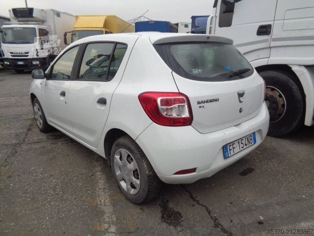 Fourgon personnalisé  SANDERO