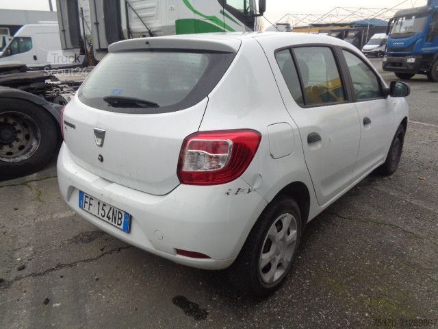 Fourgon personnalisé  SANDERO