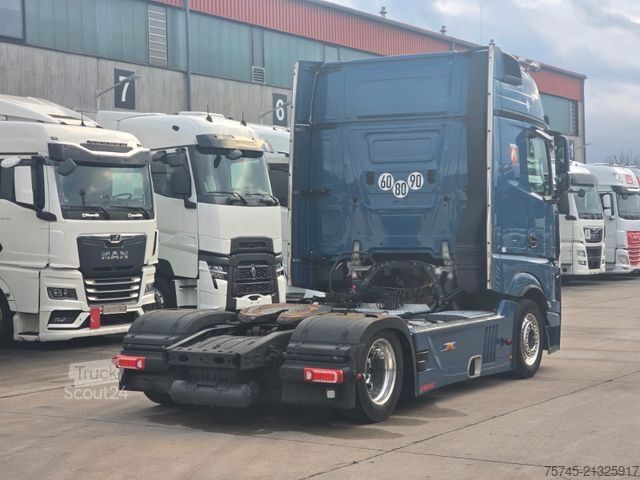 Cap tractor voluminos MERCEDES-BENZ ACTROS 1853 * LEDER  * VOLL * GIGASPACE *