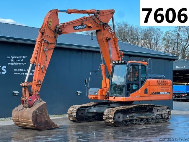 Εκσκαφέας ερπυστριοφόρος DOOSAN DX 225 Kettenbagger Verstellausleger,Klima