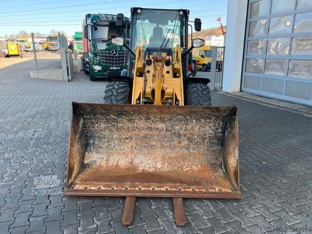 Radlader CAT 906M / 2020 / nur 480h / Gabel / Schaufel