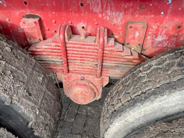 Benne à 3 côtés Steyr 6x4.  Great condition. Good working