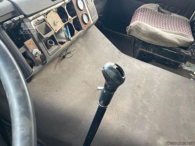 Benne à 3 côtés Steyr 6x4.  Great condition. Good working