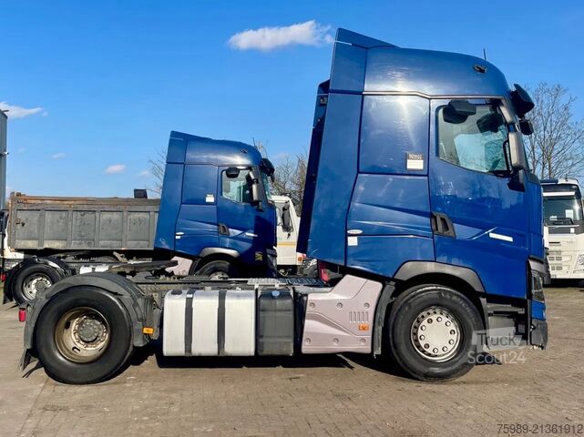 Standard-SZM Renault T520 VF610A36XJD012105    RETARDER, 2X FUEL TAN...