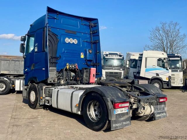 Standard-SZM Renault T520 VF610A36XJD012105    RETARDER, 2X FUEL TAN...