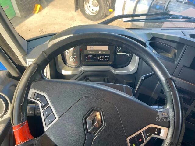 Standard-SZM Renault T520 VF610A36XJD012105    RETARDER, 2X FUEL TAN...