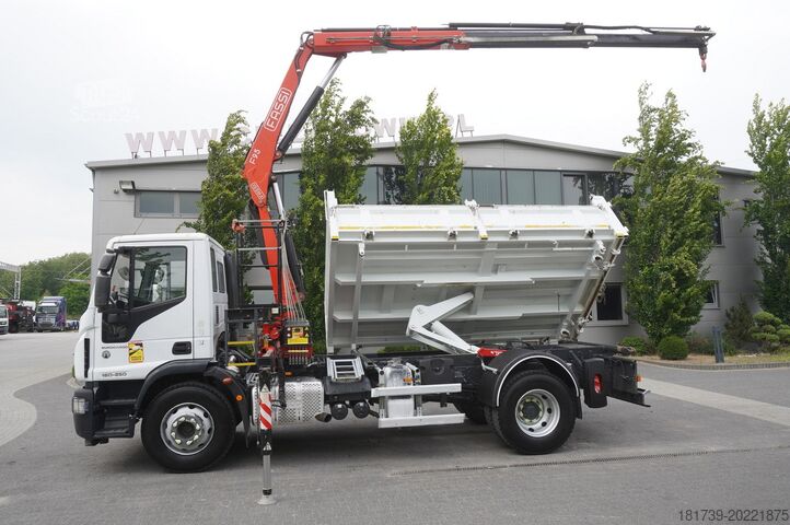 Basculante trilateral Iveco Eurocargo 160-250 / Fassi F95 crane