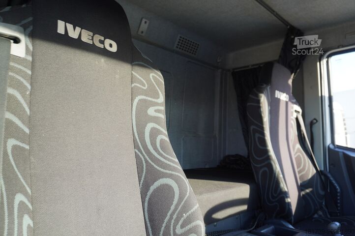 Trilateral dumper med kran Iveco Eurocargo 120E18 HDS Palfinger