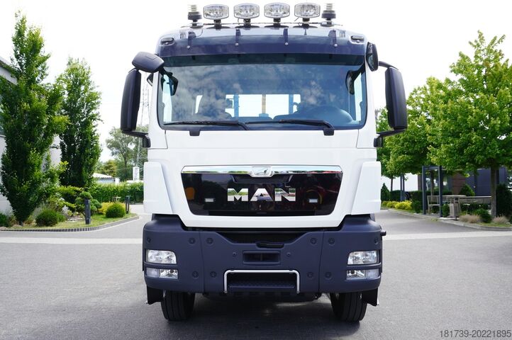 Autoc. scarrabile MAN TGS 35.400 8×4 HYVA LIFT 32.56 SE hooklift