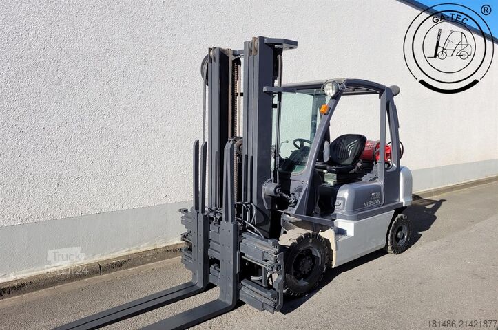 Вилочный погрузчик на сжиженном газе Nissan U1D2A25LQ