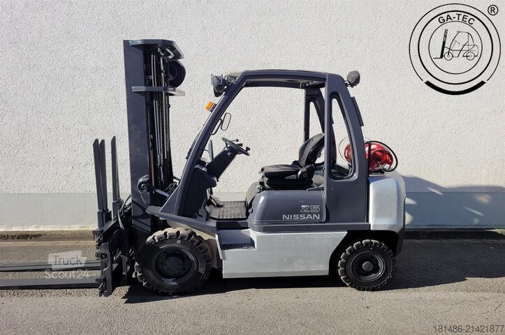 Вилочный погрузчик на сжиженном газе Nissan U1D2A25LQ
