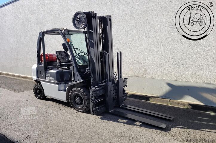 Вилочный погрузчик на сжиженном газе Nissan U1D2A25LQ