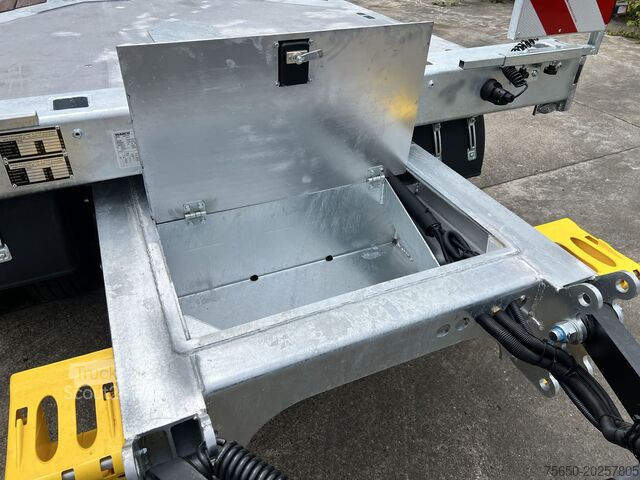 Rimorchio a pianale ribassato Möslein T 3-8,20 P VB H1  3 Achs Tieflader mit gerader Ladefläche 8,10 m, Neufahrzeug