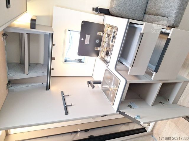 Teilintegriertes Wohnmobil BĂśRSTNER Campeo TD 736