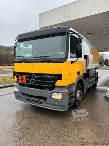 Tank kamyonu MERCEDES-BENZ Actros 1844  - Tankwagen 13.100 L - Getriebe NEU