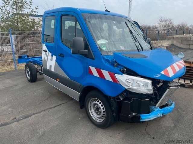Châssis de fourgon MERCEDES-BENZ TEILEVERKAUF Sprinter 215 DoKa Motor&Getriebe ok