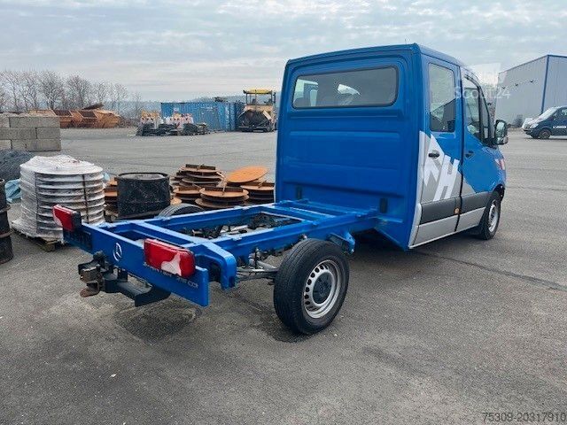Châssis de fourgon MERCEDES-BENZ TEILEVERKAUF Sprinter 215 DoKa Motor&Getriebe ok