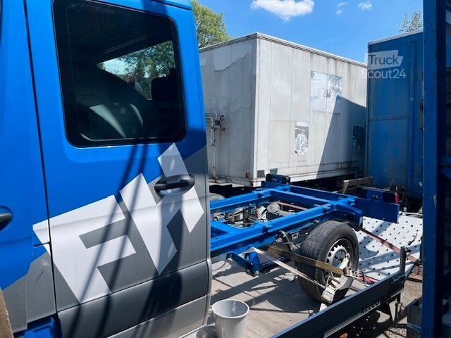 Châssis de fourgon MERCEDES-BENZ TEILEVERKAUF Sprinter 215 DoKa Motor&Getriebe ok