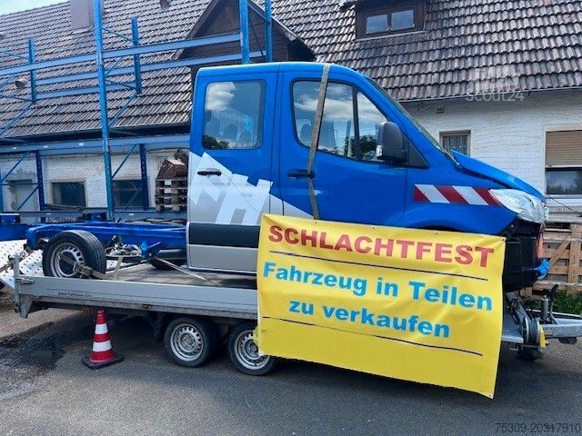 Châssis de fourgon MERCEDES-BENZ TEILEVERKAUF Sprinter 215 DoKa Motor&Getriebe ok