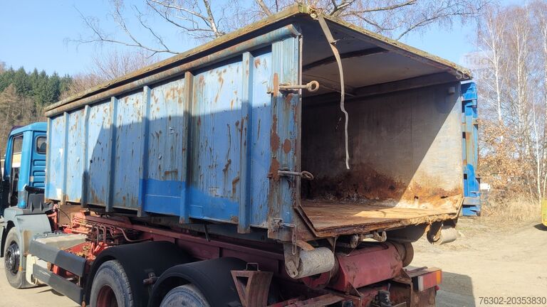 10 m³, 20 m³, and 31 m³ roll-off containers  