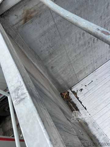 Semirremolque con piso móvil KRAKER CF 200 92 cbm Funkfernbed.