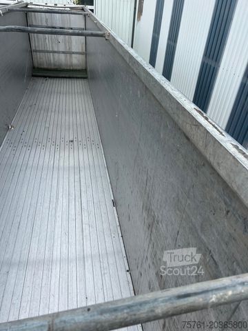 Semirremolque con piso móvil KRAKER CF 200 92 cbm Funkfernbed.