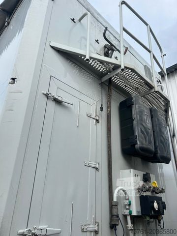 Semirremolque con piso móvil KRAKER CF 200 92 cbm Funkfernbed.