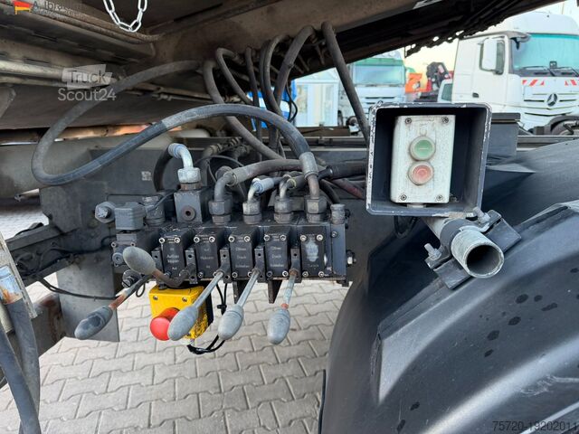 Kiepwagen Scania P 280 Edelstahlkipper für Tierabfälle 2 Kammern | MKG 45