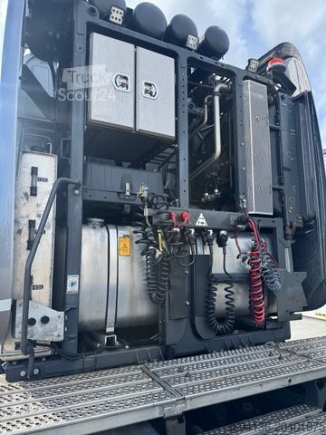 Ťažké nákladné vozidlo MERCEDES-BENZ 4163 SLT 8x4 250 ZGG. Hydr.