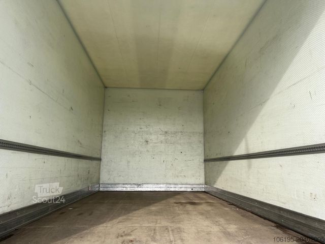 Κλειστό βαν PEUGEOT Boxer 2,2 Blue-HDI Maxi Koffer Hebebühne