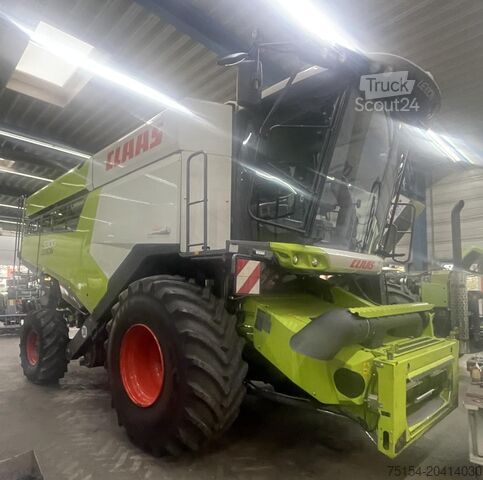 Combine harvester CLAAS Lexion 5300